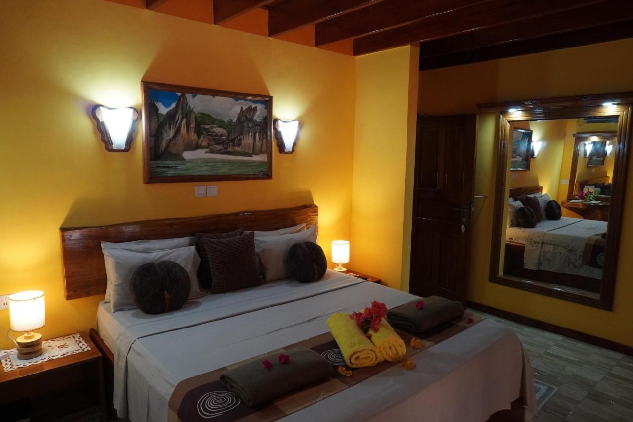 Anse Kerlan Beach Chalets Eksteriør bilde