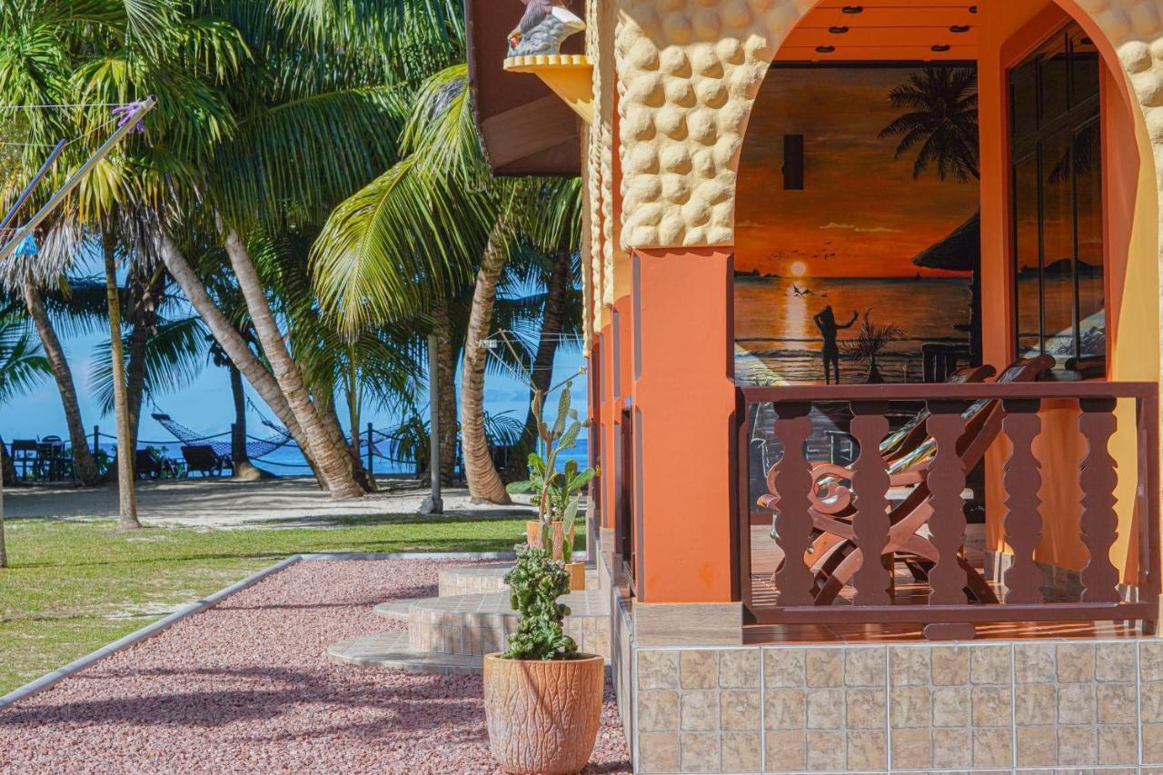 Anse Kerlan Beach Chalets Eksteriør bilde