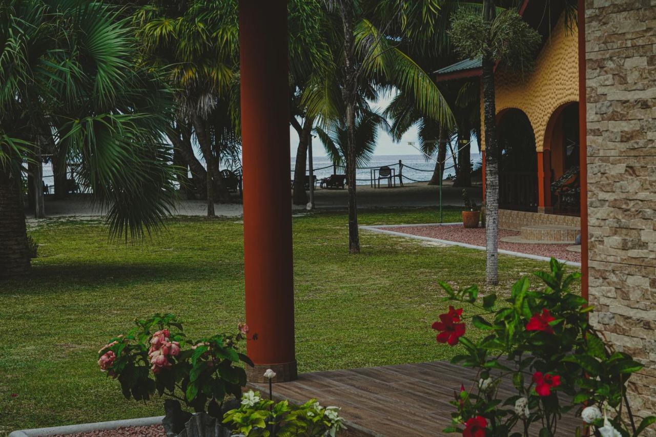 Anse Kerlan Beach Chalets Eksteriør bilde