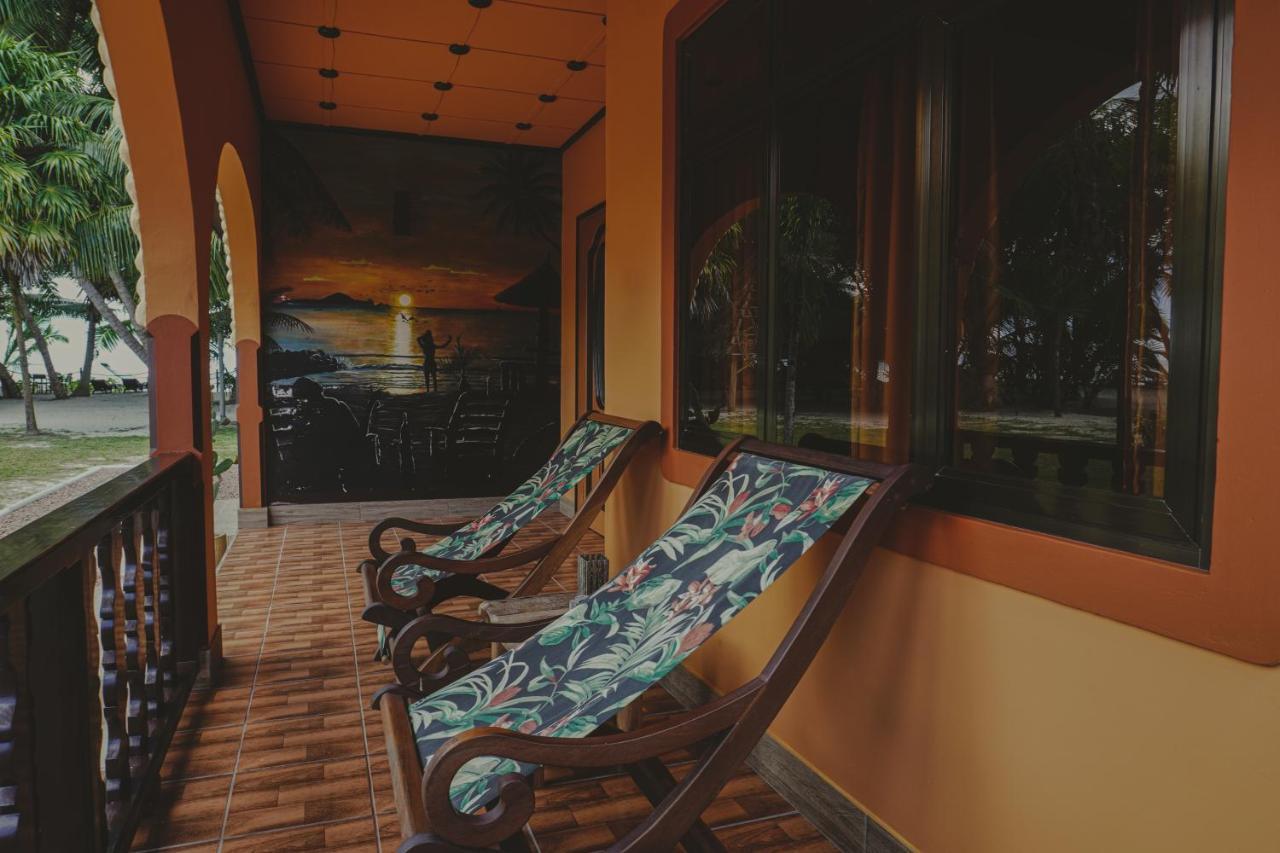 Anse Kerlan Beach Chalets Eksteriør bilde